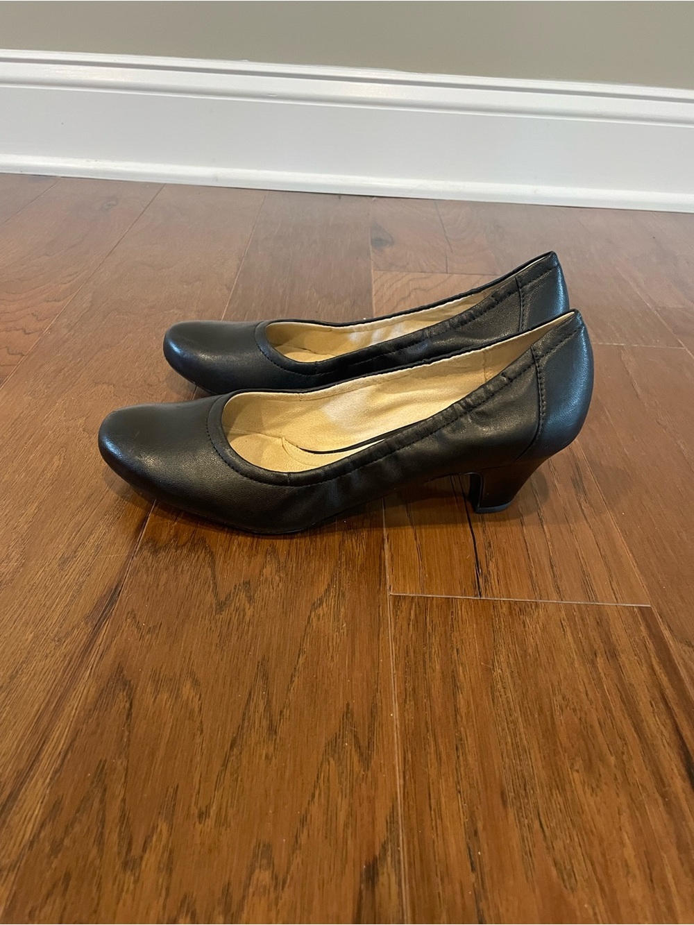 Naturalizer Stargaze Black Heels - Picture 6 of 8